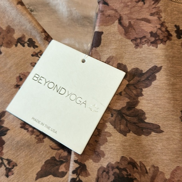 NEW Beyond Yoga High Waisted All Day Flare Pants - Romantic Floral - Picture 4 of 6